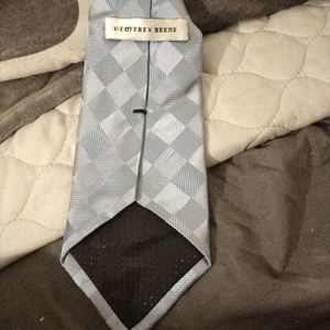 Geoffrey been tie